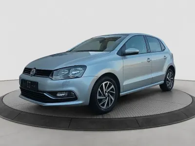 Używany VW Polo Sound 90 KM (66 kW) 2017 Srebrny Sedan/Limuzyna