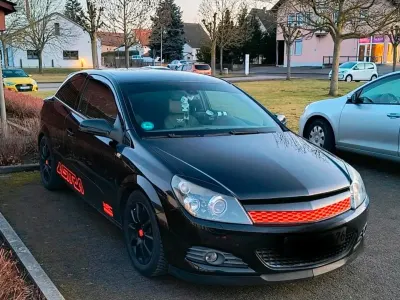 Gebraucht Opel Astra GTC 90 PS (66 kW) 2008 Schwarz Coupé