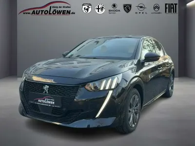Gebraucht Peugeot e-208 GT 100 kW (136 PS) 2022 Metfa schwarz perla Kleinwagen