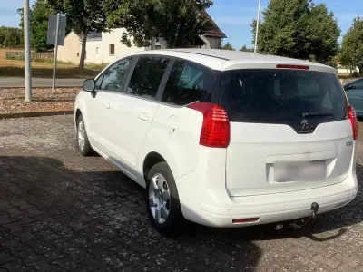 Gebraucht Peugeot 5008 120 PS (88 kW) 2014 Weiß Van / Kleinbus