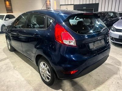 Usata Ford Fiesta Trend 80 CV (58 kW) 2015 Blu Utilitaria