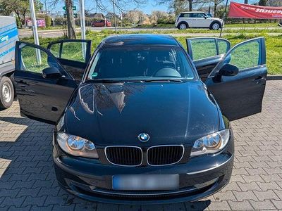 Usata BMW 116 122 CV (89 kW) 2010 Nero Utilitaria