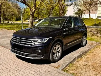Gebraucht VW Tiguan Elegance 150 PS (110 kW) 2020 Schwarz SUV