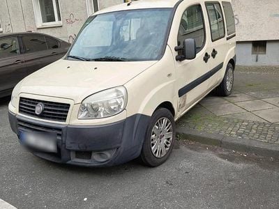 Second-hand Fiat Doblò 77 CP (56 kW) 2009 Galben Monovolum
