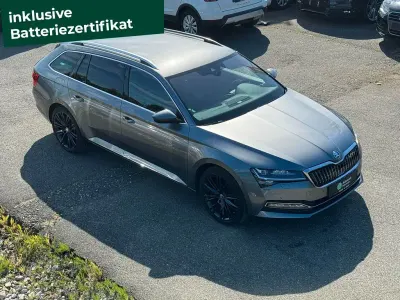 Gebraucht Skoda Superb LAURIN & KLEMENT 218 PS (160 kW) 2022 Graphitegrau metallic Kombi