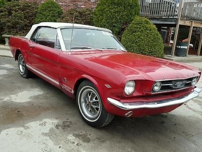 Rot Gebraucht 1966 Ford Mustang Cabrio | 20.000 €