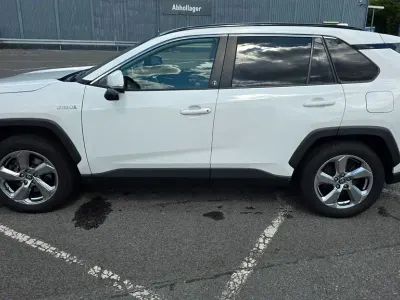 Gebraucht Toyota RAV4 Hybrid Team 218 PS (160 kW) 2020 Weiß SUV