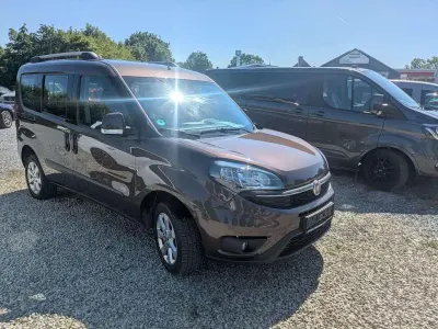 Gebraucht Fiat Doblò Lounge 120 PS (88 kW) 2019 Magnetic bronze Van / Kleinbus