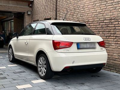 gebraucht Audi A1 weiß top Zustand, viel investiert