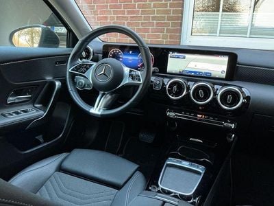 Gebraucht Mercedes A180 136 PS (100 kW) 2024 Grau Limousine