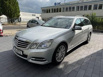 Gebraucht Mercedes E200 Avantgarde 184 PS (135 kW) 2011 Silber Limousine