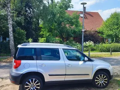 Gebraucht Skoda Yeti Ambition 105 PS (77 kW) 2013 Silber SUV