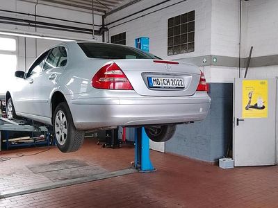 Gebraucht Mercedes E200 2006 Silber Limousine