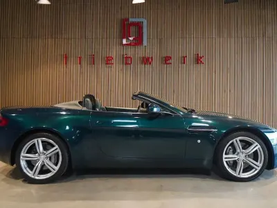 Gebraucht Aston Martin V8 Vantage 426 PS (313 kW) 2011 Grün Cabrio