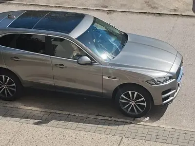 Gebraucht Jaguar F-Pace Portfolio 241 PS (177 kW) 2018 Grau SUV