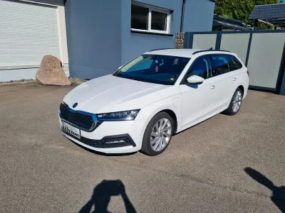 Gebraucht Skoda Octavia Clever 150 PS (110 kW) 2021 Weiß Kombi
