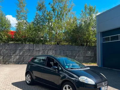 Gebraucht Fiat Grande Punto 75 PS (55 kW) 2009 Schwarz Kleinwagen