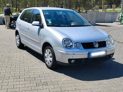 Second-hand VW Polo 75 CP (55 kW) 2005 Argintiu Hatchback