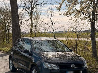 Second-hand VW Polo 90 CP (66 kW) 2016 Negru Hatchback