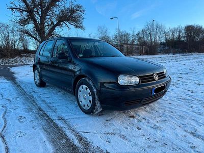 Gebraucht 2002 VW Golf IV Kleinwagen | 1.699 € (Etwas zu teuer)