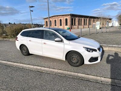 Gebraucht Peugeot 308 SW 131 PS (96 kW) 2018 Weiß Kombi