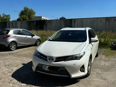 Gebraucht Toyota Auris Touring Sports 136 PS (100 kW) 2013 Weiß Kombi