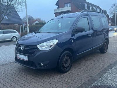 Blau Gebraucht 2017 Dacia Dokker Ambiance Van / Kleinbus | 5.499 € (Etwas zu teuer)