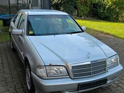 Mercedes C200