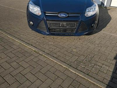 Gebraucht Ford Focus 95 PS (69 kW) 2014 Blau Kombi