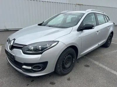 Używany Renault Mégane LIMITED 110 KM (80 kW) 2016 Srebrny Sedan/Limuzyna
