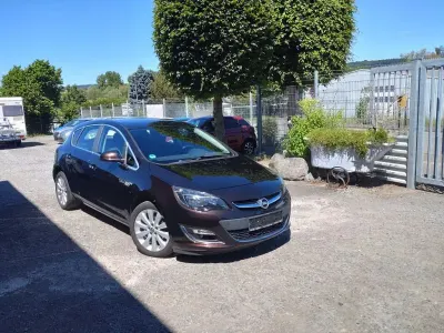 Gebraucht Opel Astra Innovation 140 PS (102 kW) 2013 Braun Limousine
