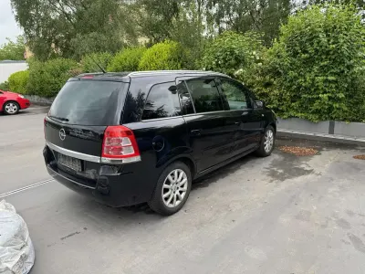 Usata Opel Zafira Edition 150 CV (110 kW) 2009 Nero Monovolume