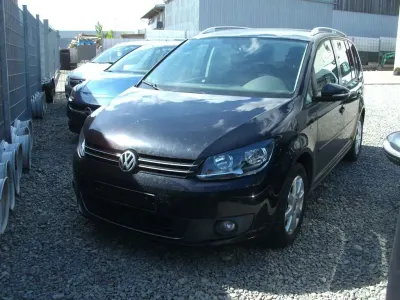 Gebraucht VW Touran Cup 105 PS (77 kW) 2014 Schwarz Van / Kleinbus