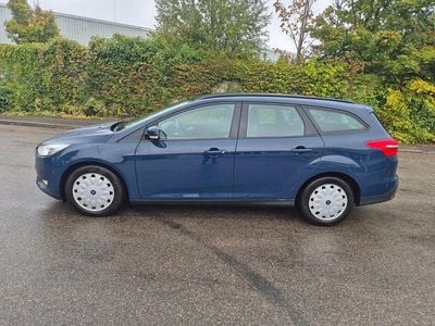 Gebraucht Ford Focus Trend 105 PS (77 kW) 2016 Blau Kombi