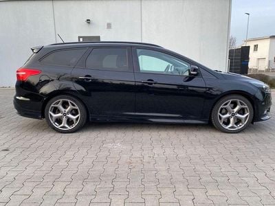 Gebraucht Ford Focus ST 250 PS (183 kW) 2018 Schwarz Limousine