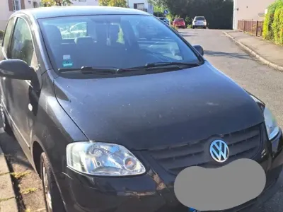 Gebraucht VW Fox 55 PS (40 kW) 2010 Schwarz Kleinwagen