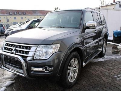 Gebraucht Mitsubishi Pajero Instyle 190 PS (139 kW) 2016 Grau (metallic) SUV