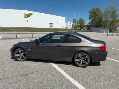 Gebraucht BMW 325 204 PS (150 kW) 2010 Coupé