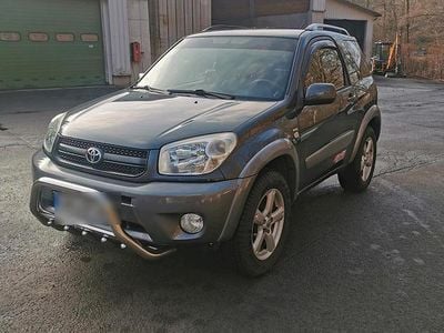 Grau Gebraucht 2004 Toyota RAV4 SUV | 6.700 € (Teuer)