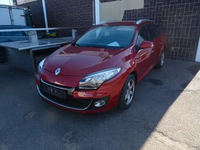 Gebraucht Renault Mégane III Dynamique 116 PS (85 kW) 2013 Orange Limousine