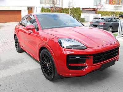 Second-hand Porsche Cayenne Black Edition 354 CP (260 kW) 2026 Roșu SUV