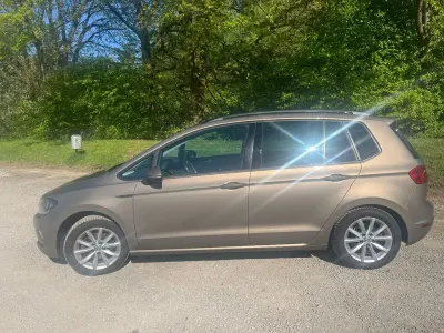 Gebraucht VW Golf Sportsvan LOUNGE 110 PS (80 kW) 2015 Gold Van / Kleinbus