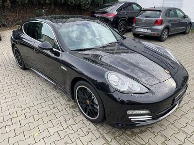 Porsche Panamera 4S