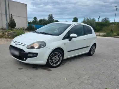Gebraucht Fiat Punto Evo Active 69 PS (50 kW) 2011 Weiß Kleinwagen