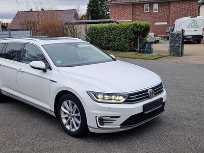 Weiß Gebraucht 2016 VW Passat Highline Kombi | 11.777 € (Guter Preis)