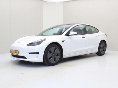 Second-hand Tesla Model 3 Standard Range 225 kW (306 CP) 2021 Alb Berlinǎ
