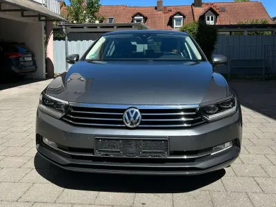 Gebraucht VW Passat Comfortline 150 PS (110 kW) 2016 Grau Limousine