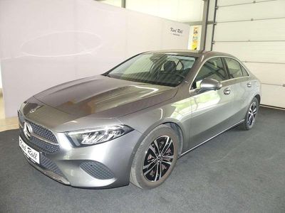 Gebraucht Mercedes A200 Advanced 163 PS (119 kW) 2024 Mountaingrau Limousine