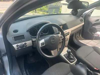 Gebraucht Opel Astra 105 PS (77 kW) 2007 Silber Kombi