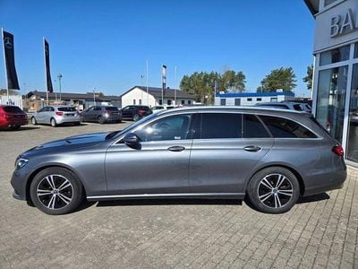 Gebraucht Mercedes E220 Avantgarde 194 PS (142 kW) 2022 Grau Kombi